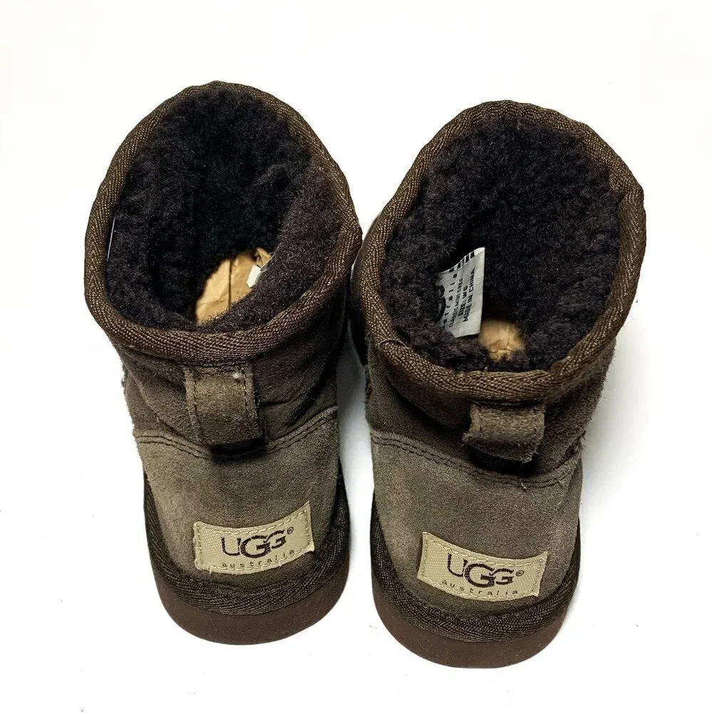 UGG Women Boots Size 6 *
